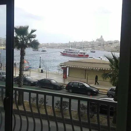 Sea Front Balcony Appartamento Sliema