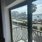 아파트 Sea Front Balcony 슬리에마