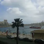 Sea Front Balcony Apartment *