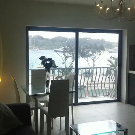 Sea Front Balcony 公寓 *