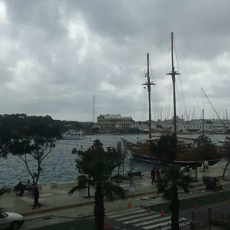 Sea Front Balcony * 斯利马