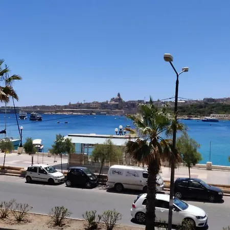 Sea Front Balcony * Sliema