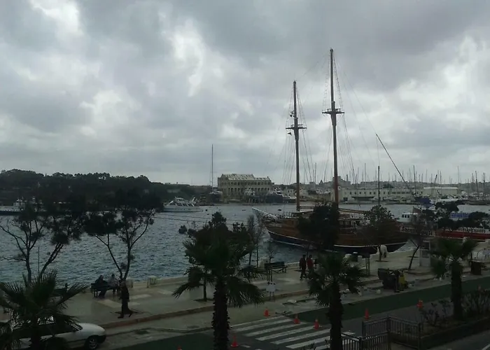 Sea Front Balcony * Σλιέμα